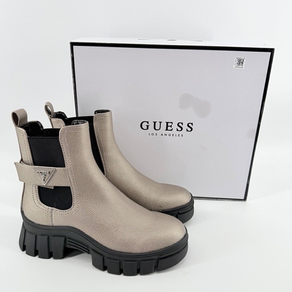 Guess Boots Womens 6.5 Pewter Hensly Chelsea Lug Sole Metallic Logo Booties